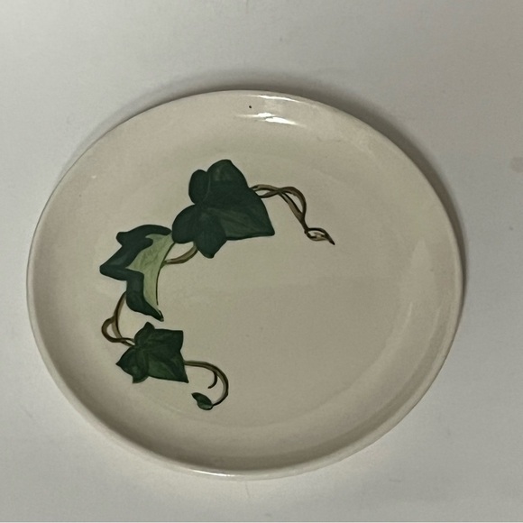 Metlox Poppytrail California Ivy 6.5" Bread and Butter Plates - Picture 4 of 9